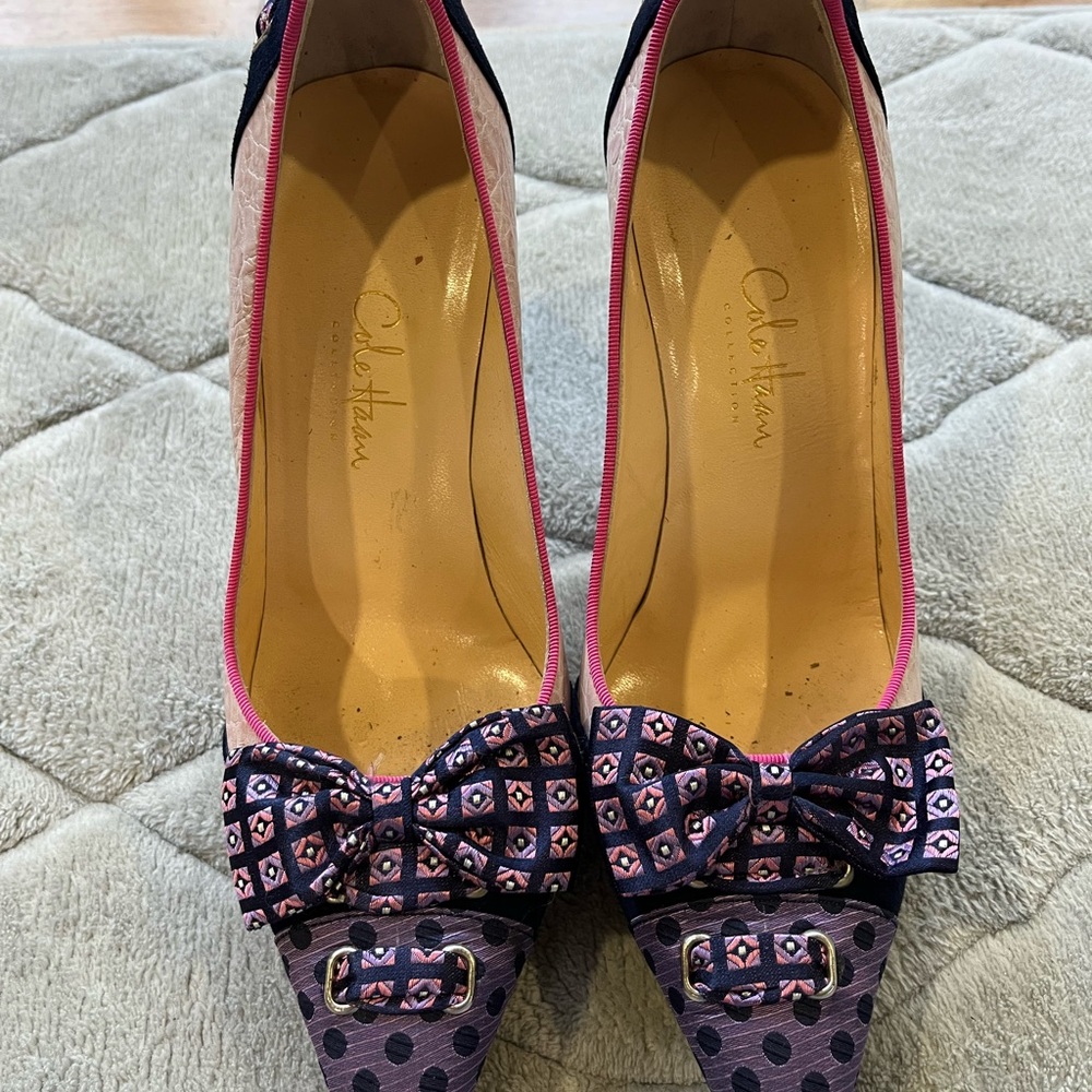Chic Women's Heels with Bow Accent